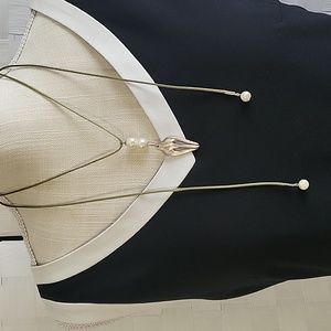 Necklace- 16 inch Green & Pearl Abstract Necklace